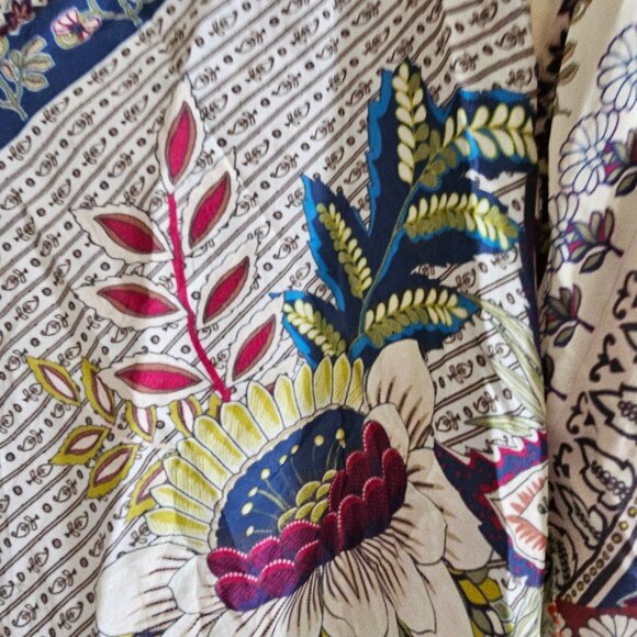 Johnny Was 100% Silk Floral pattern-Excellent condition-sz Large - Picture 3 of 5